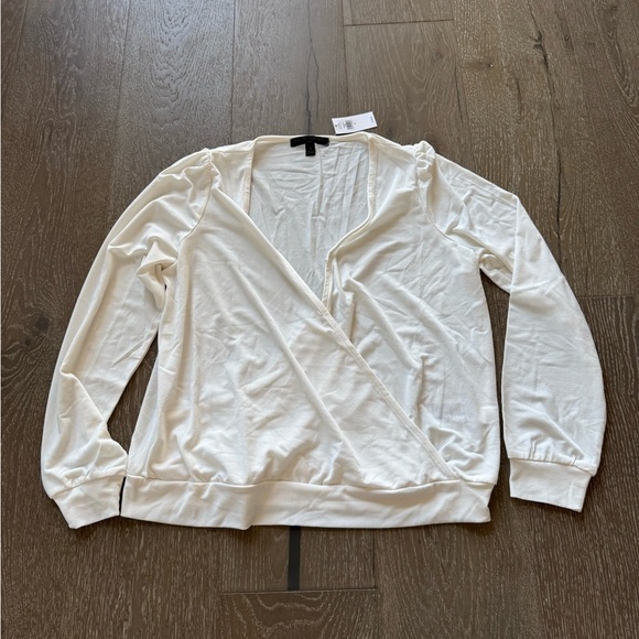 Banana Republic factory crepe wrap top - Picture 1 of 6